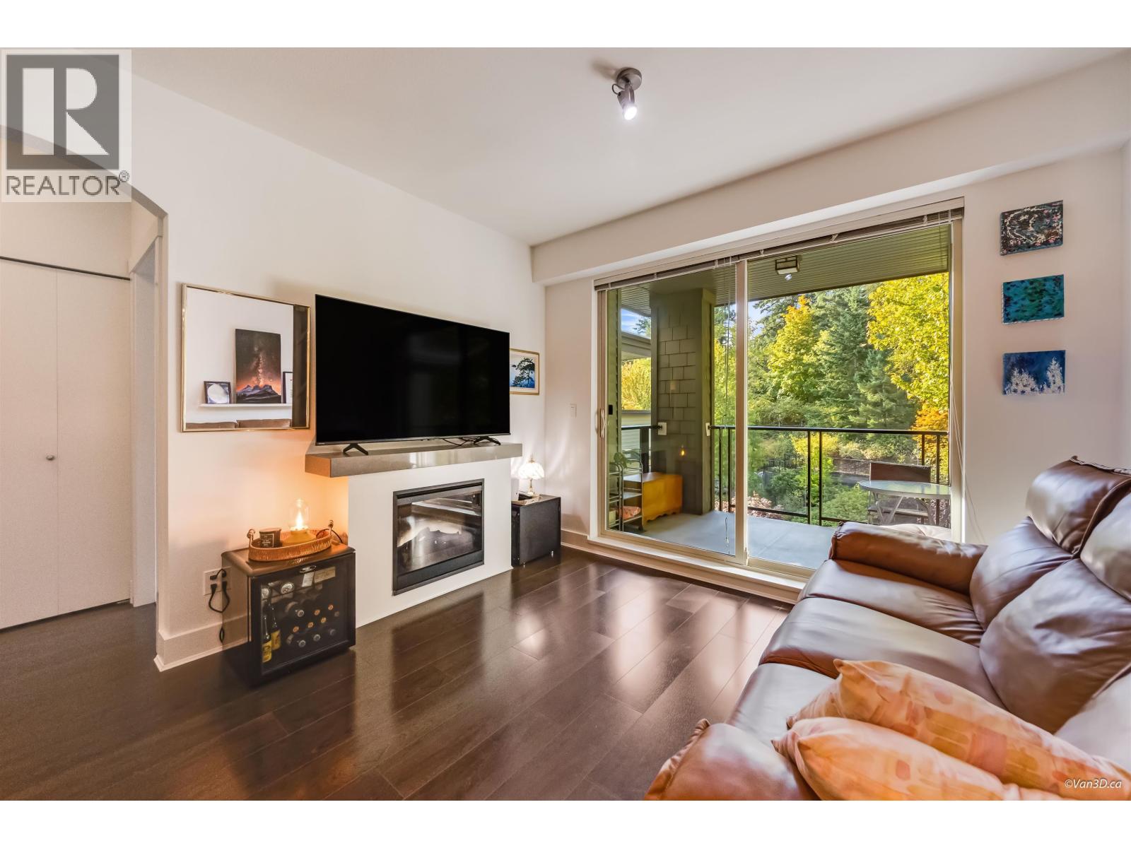 7418 BYRNEPARK Unit 301