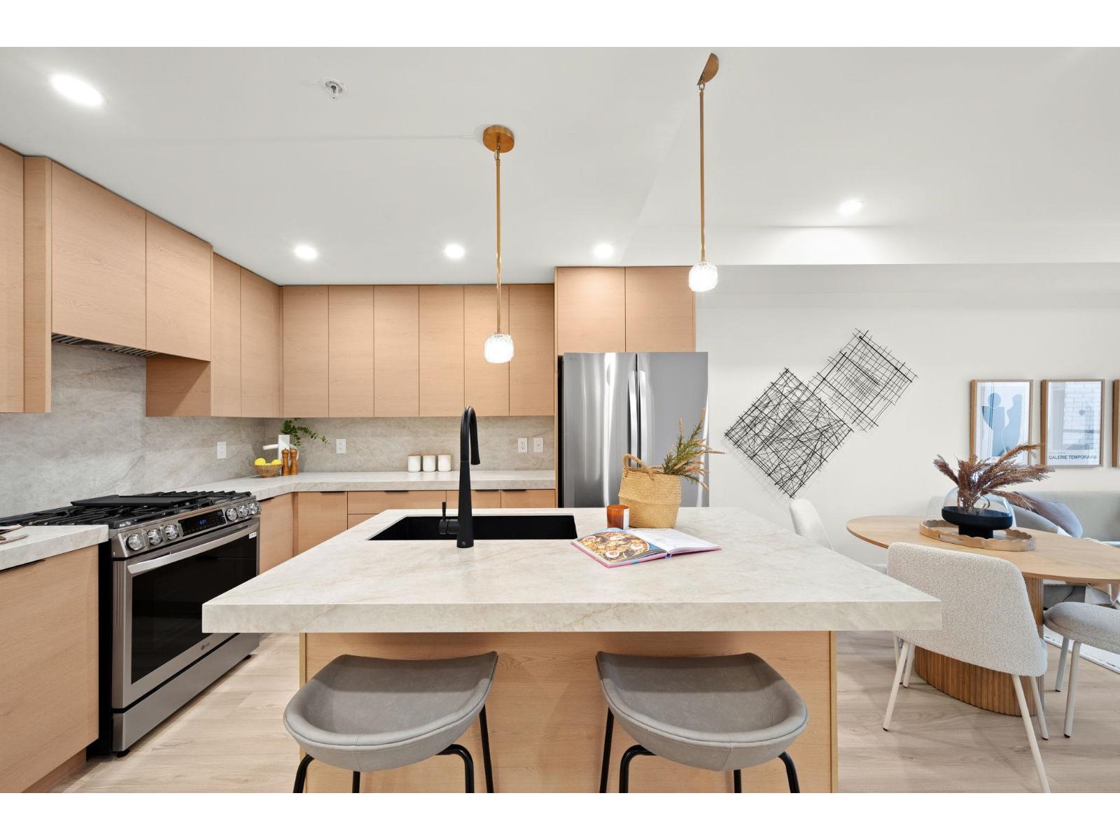 15353 17 Unit 208