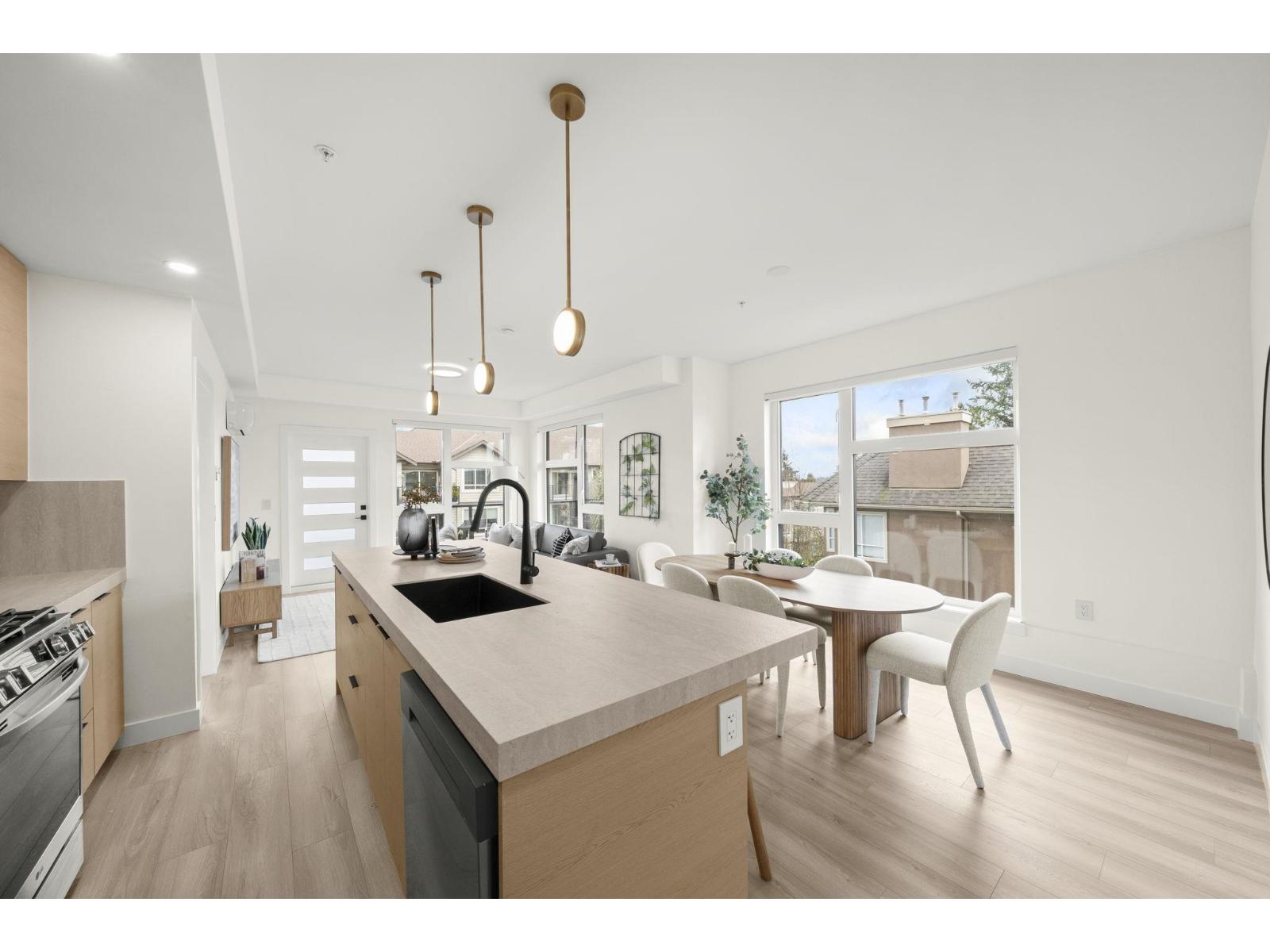 15353 17 Unit 304