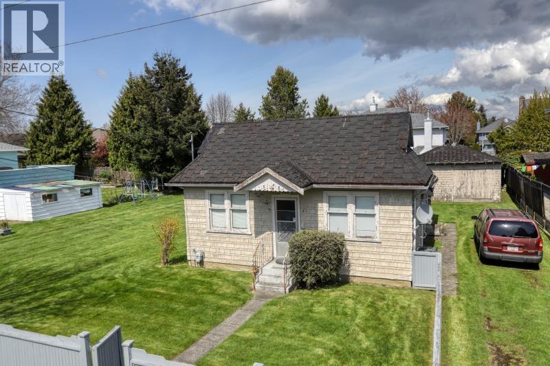 5211 MAPLE