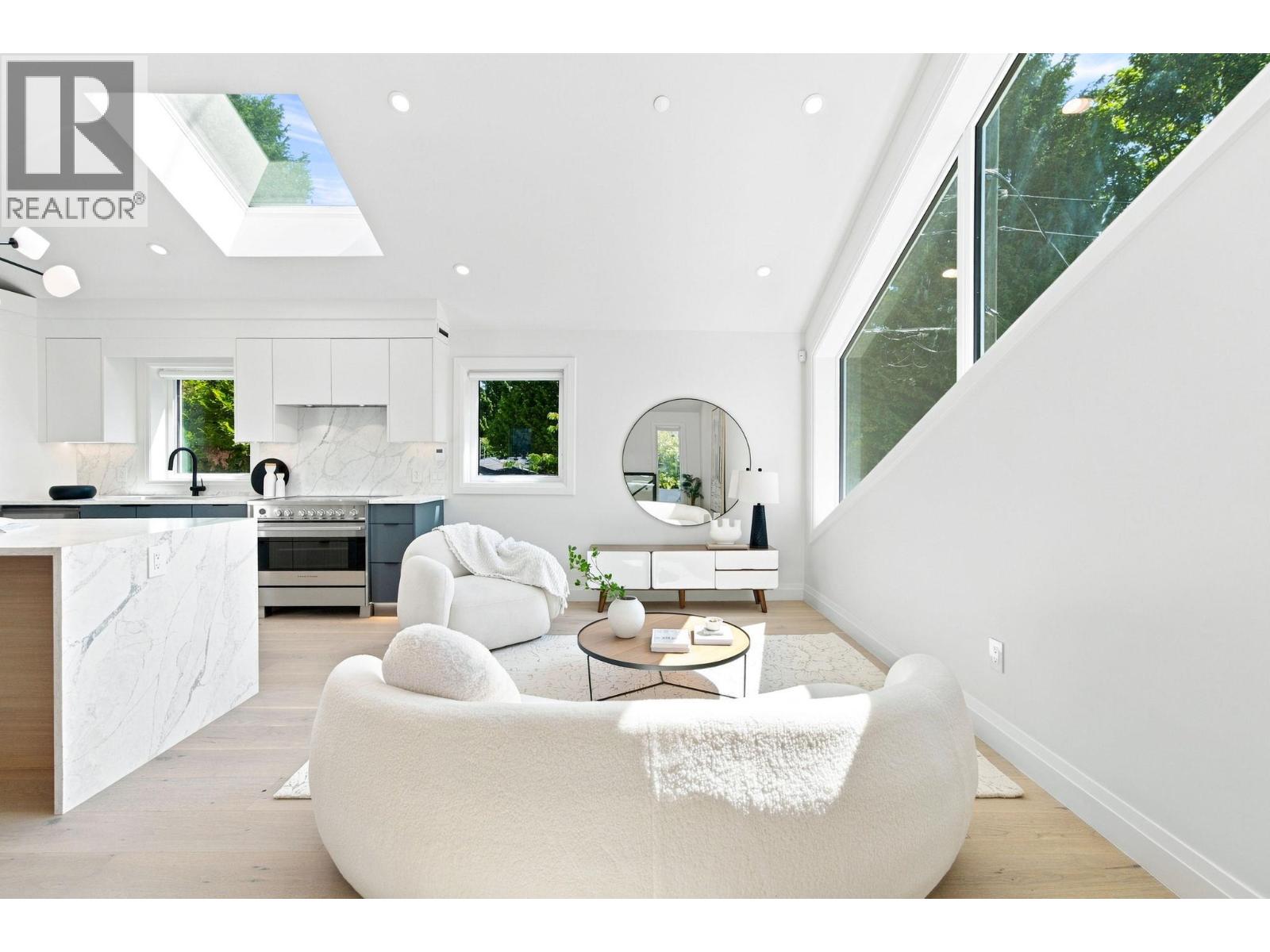 6168 GRANVILLE photo 2