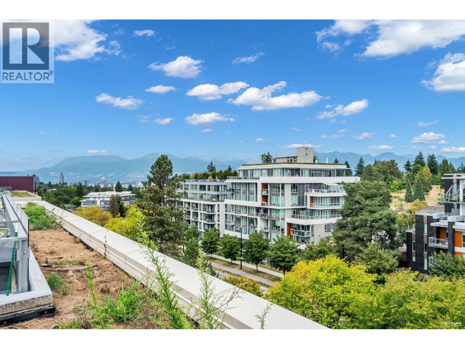 5077 CAMBIE Unit 604