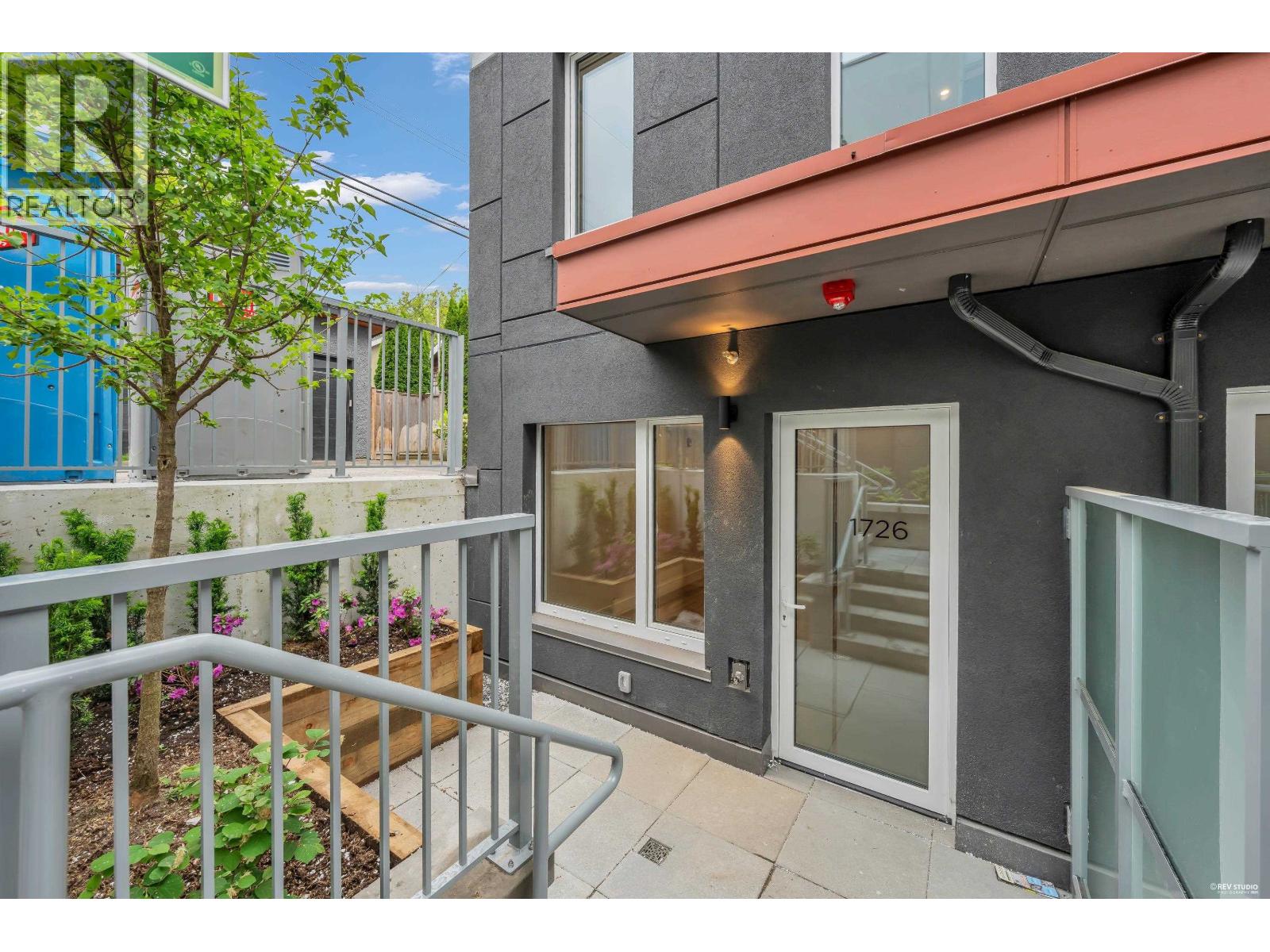1726 TEMPLETON