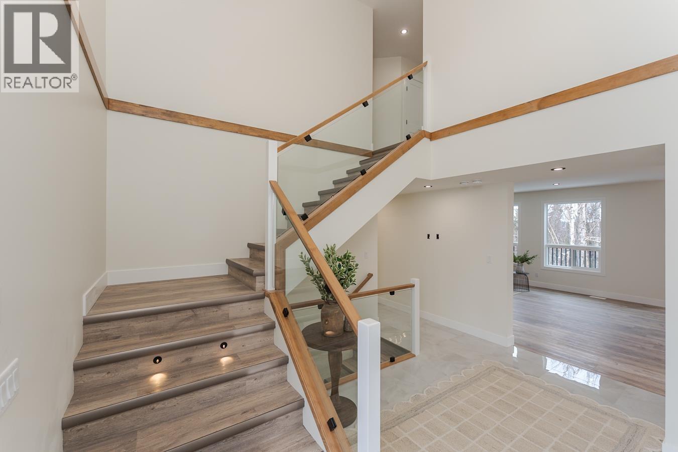 3936 ESTABROOK photo 2