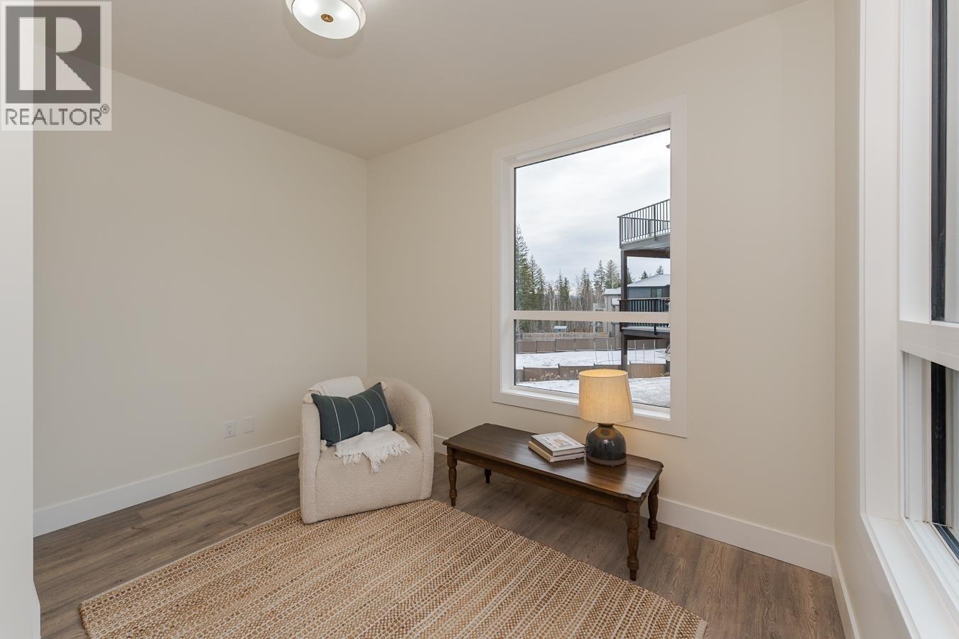 3936 ESTABROOK photo 4