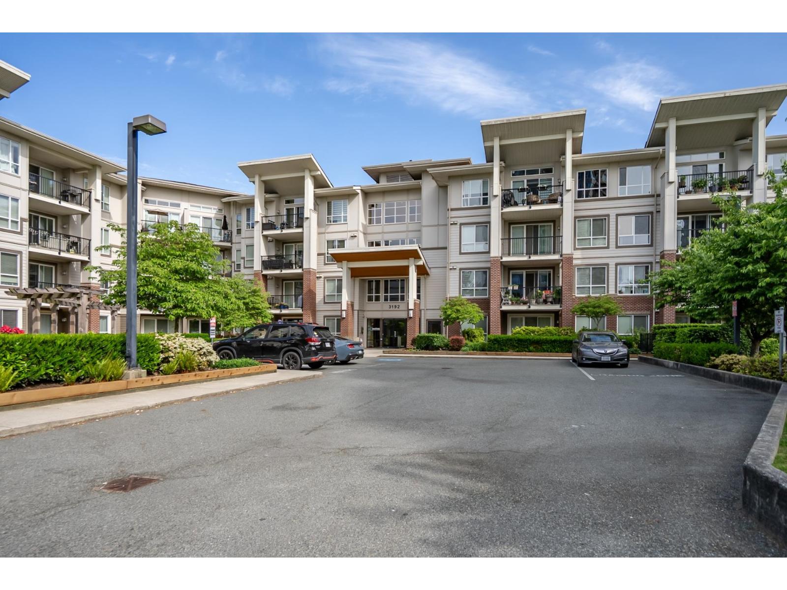 3192 GLADWIN Unit 303