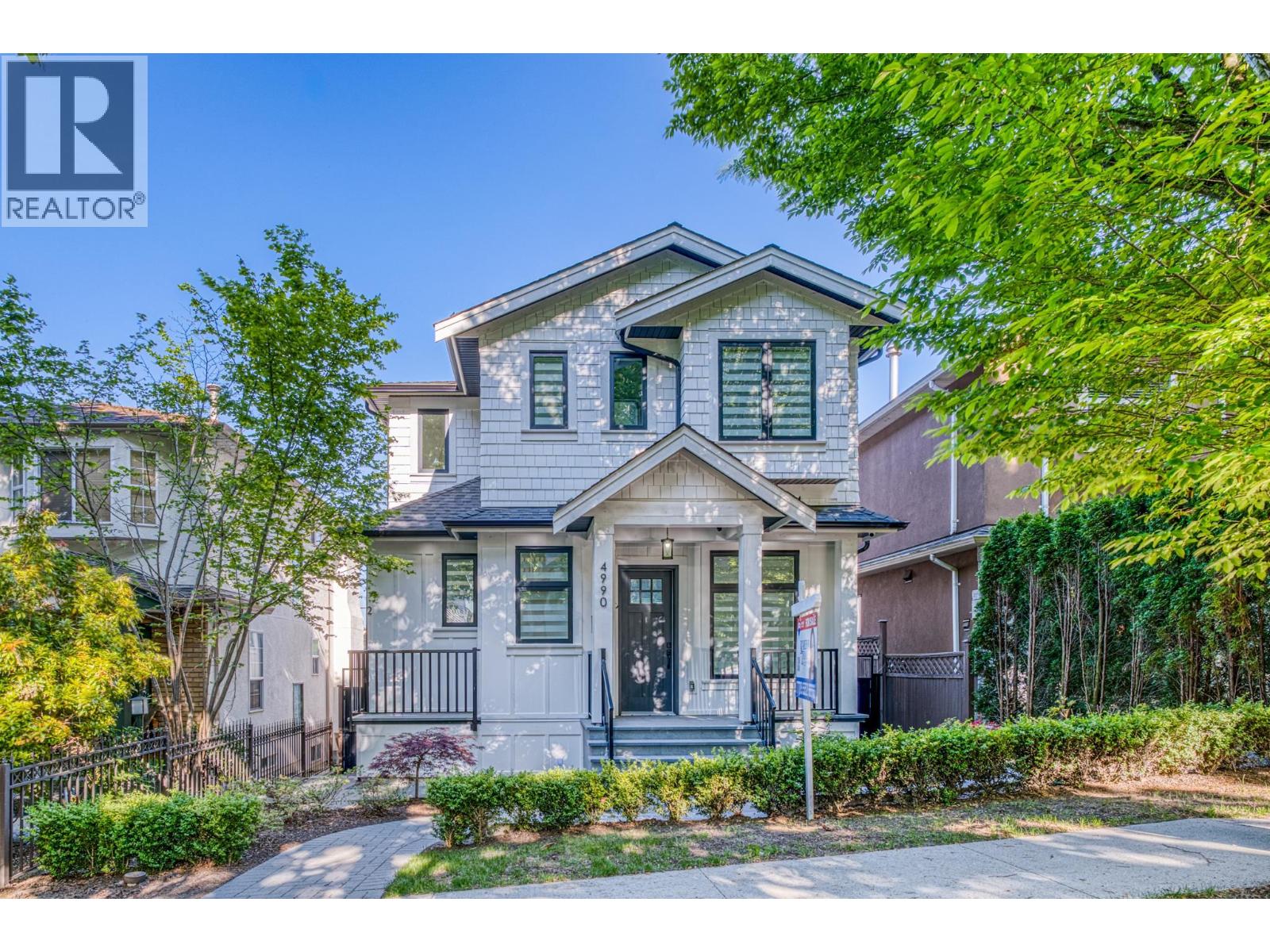 4990 SHERBROOKE