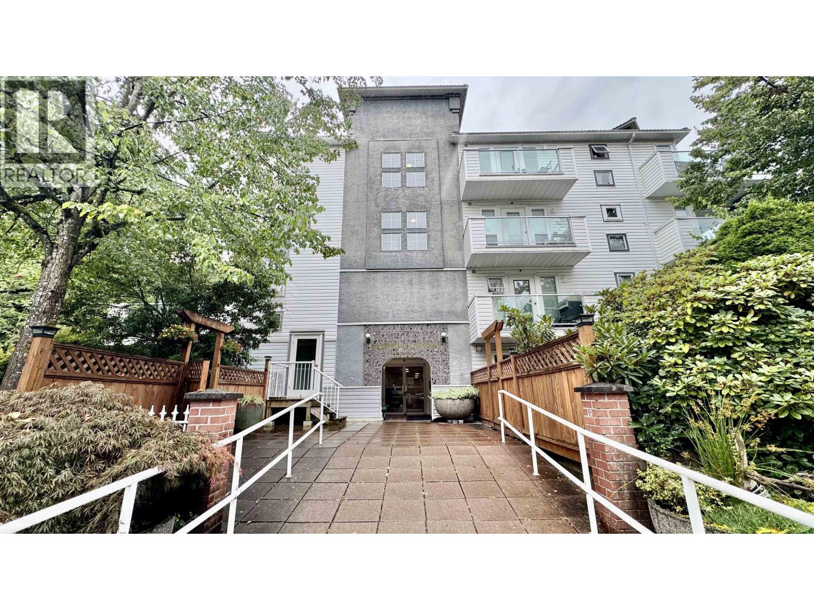 2983 CAMBRIDGE Unit 403