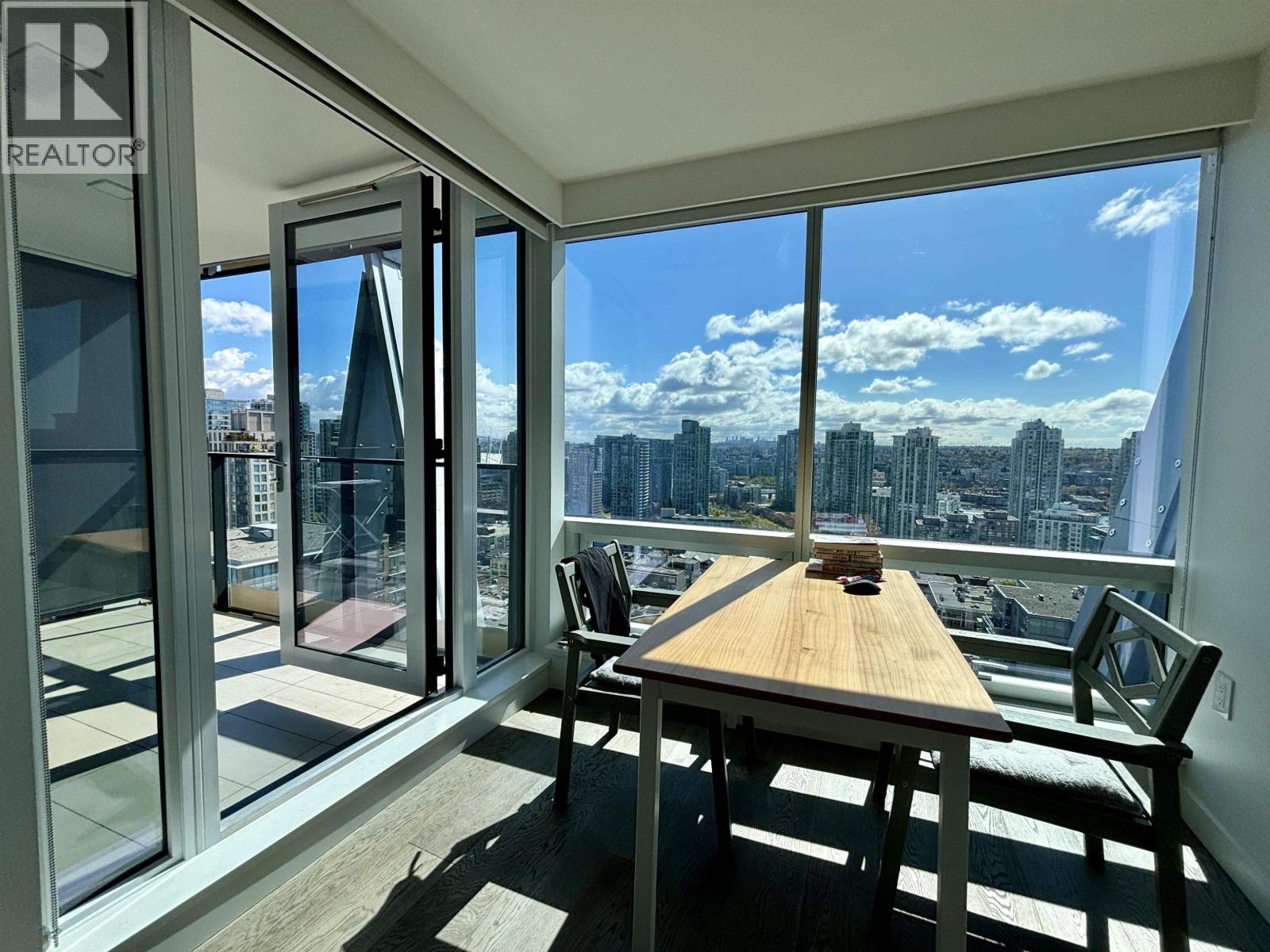 1111 RICHARDS Unit 2306