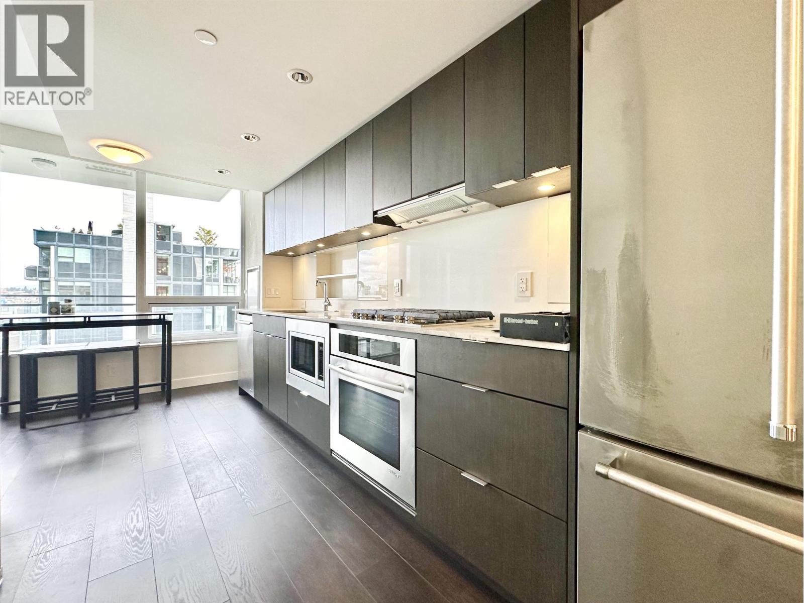 111 1ST E Unit 1103