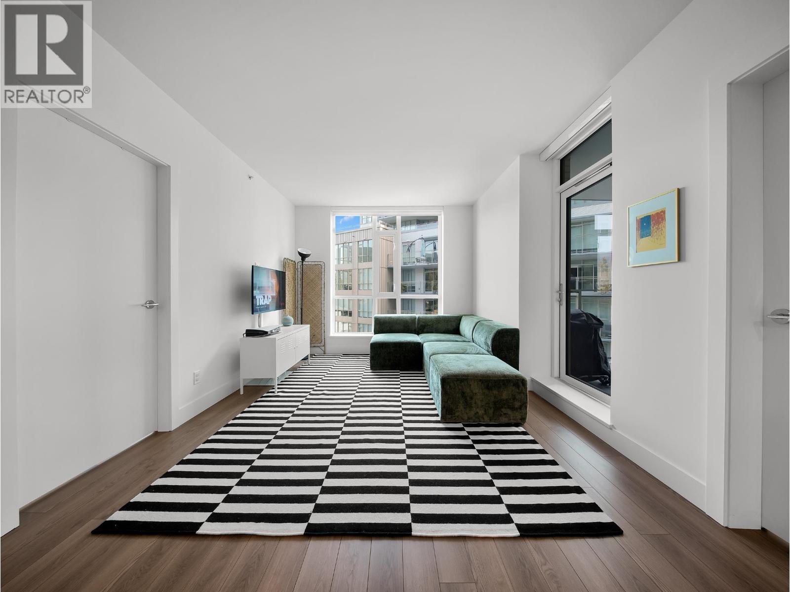 2375 EMERY Unit 404
