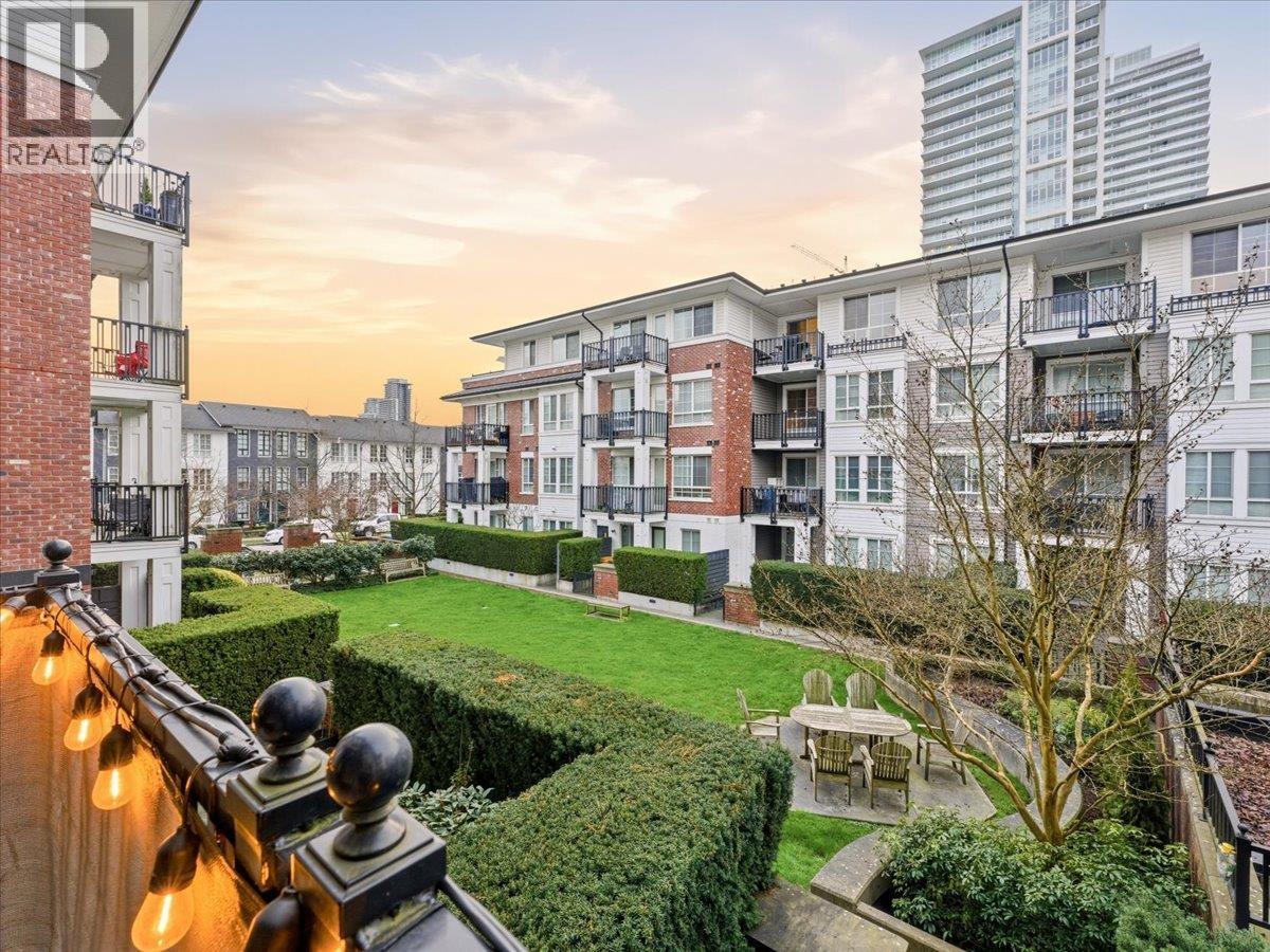 553 FOSTER Unit 205