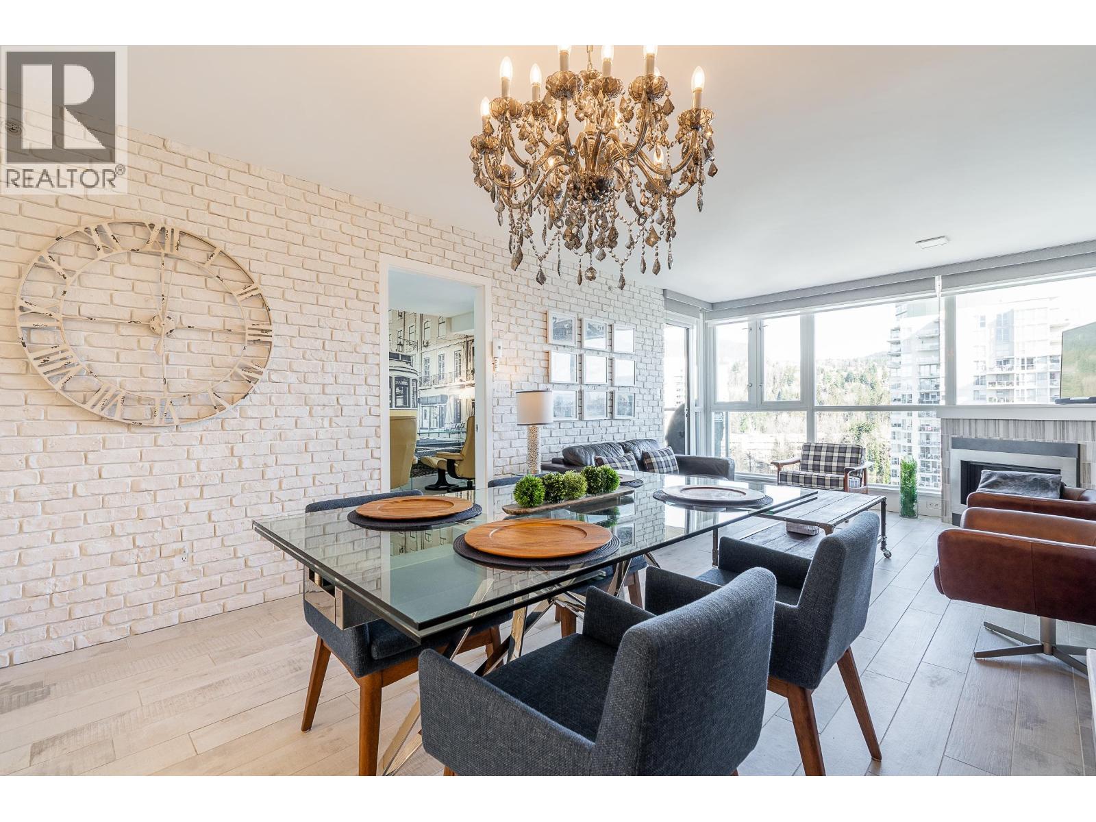 235 GUILDFORD Unit 1806