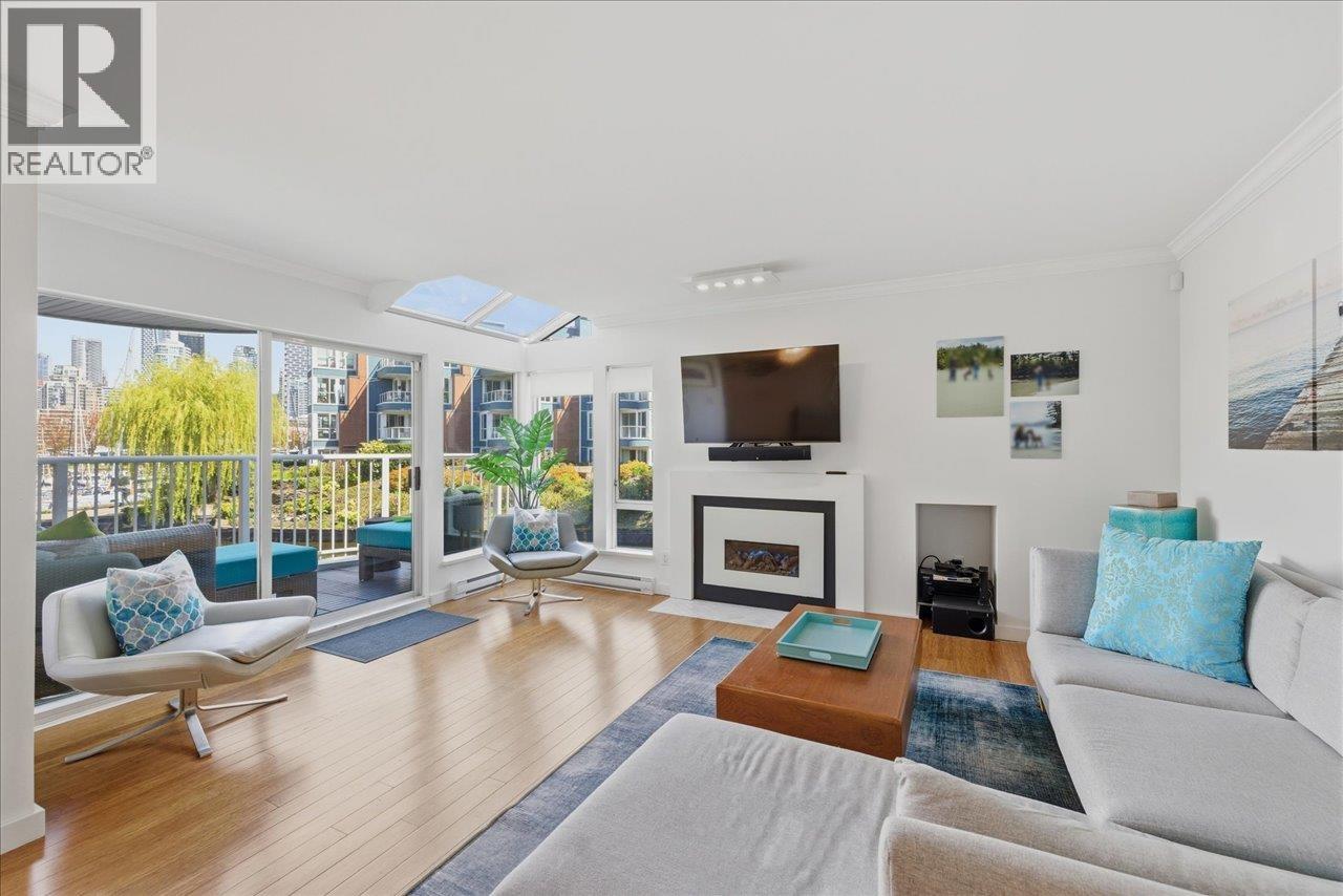 1523 MARINER