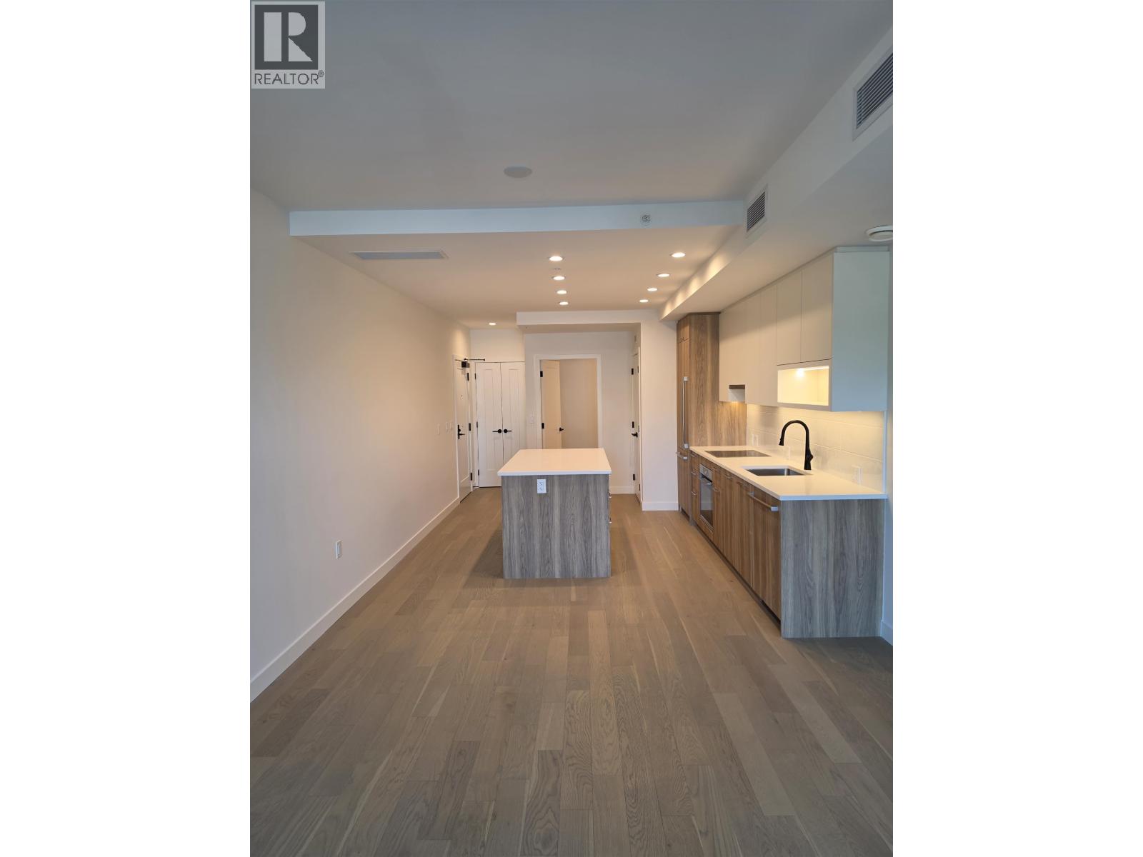 8398 OAK Unit 310