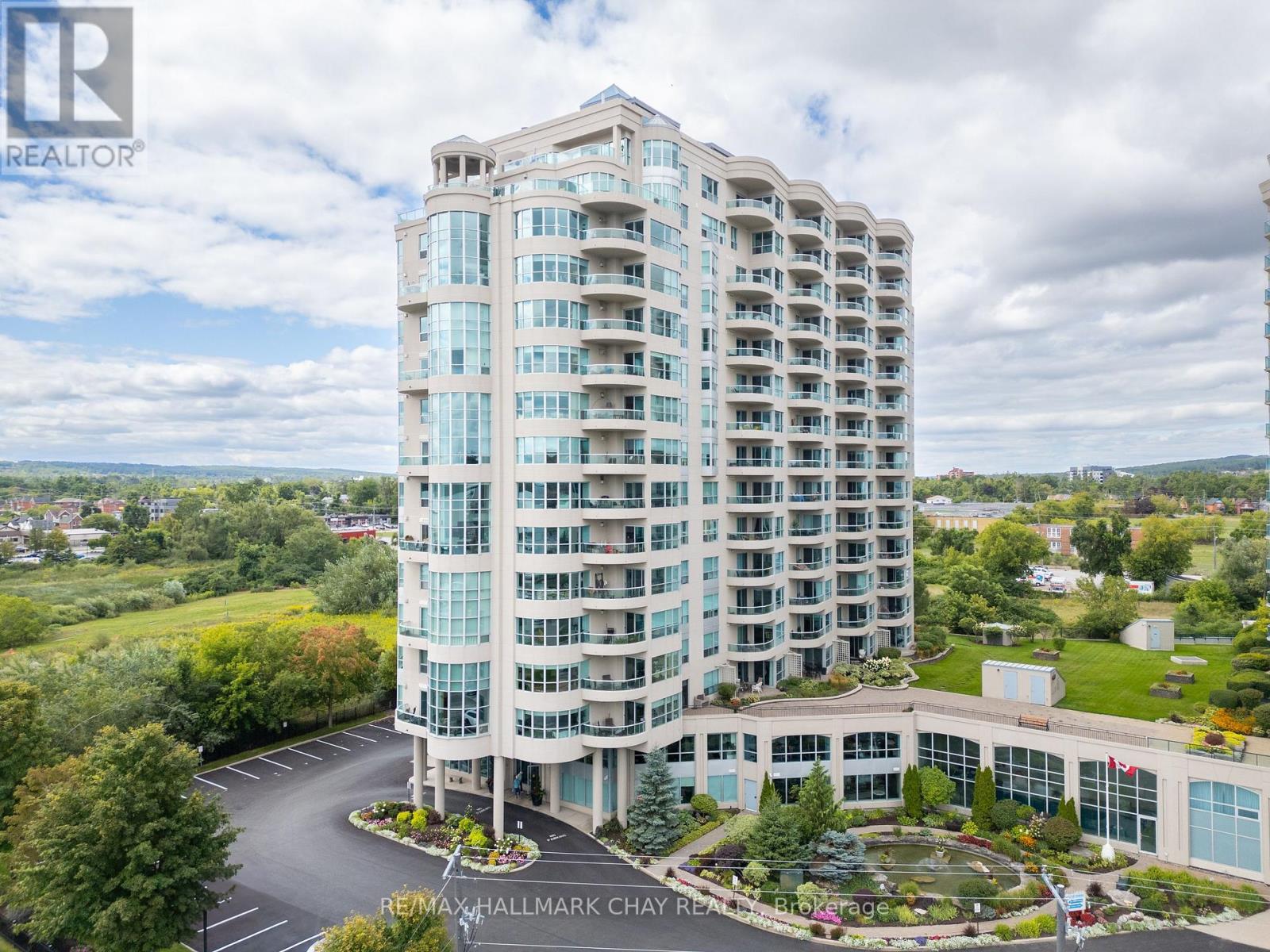 2 Toronto Unit 310