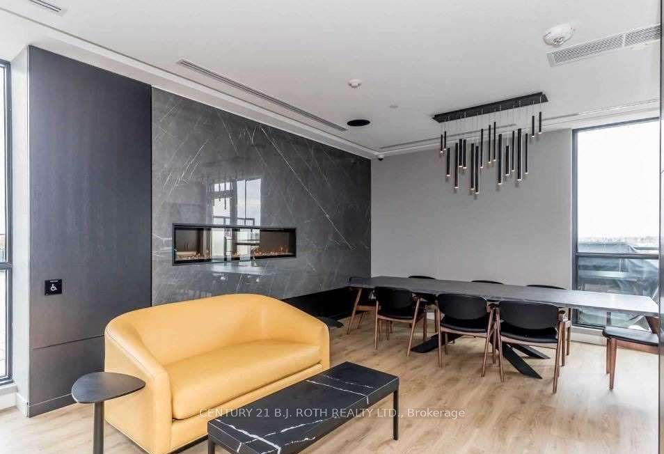 681 Yonge Unit 201