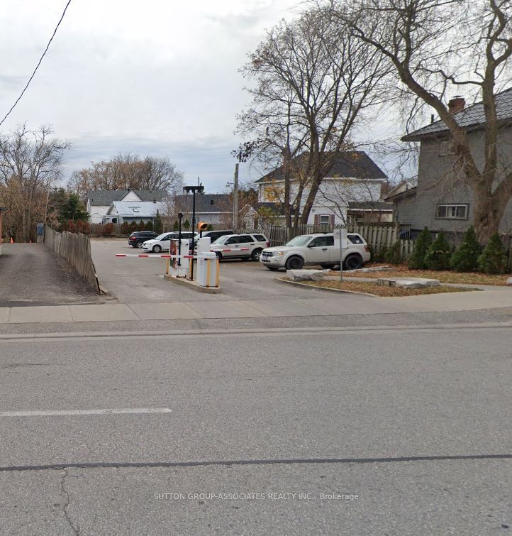 169 Colborne photo 4