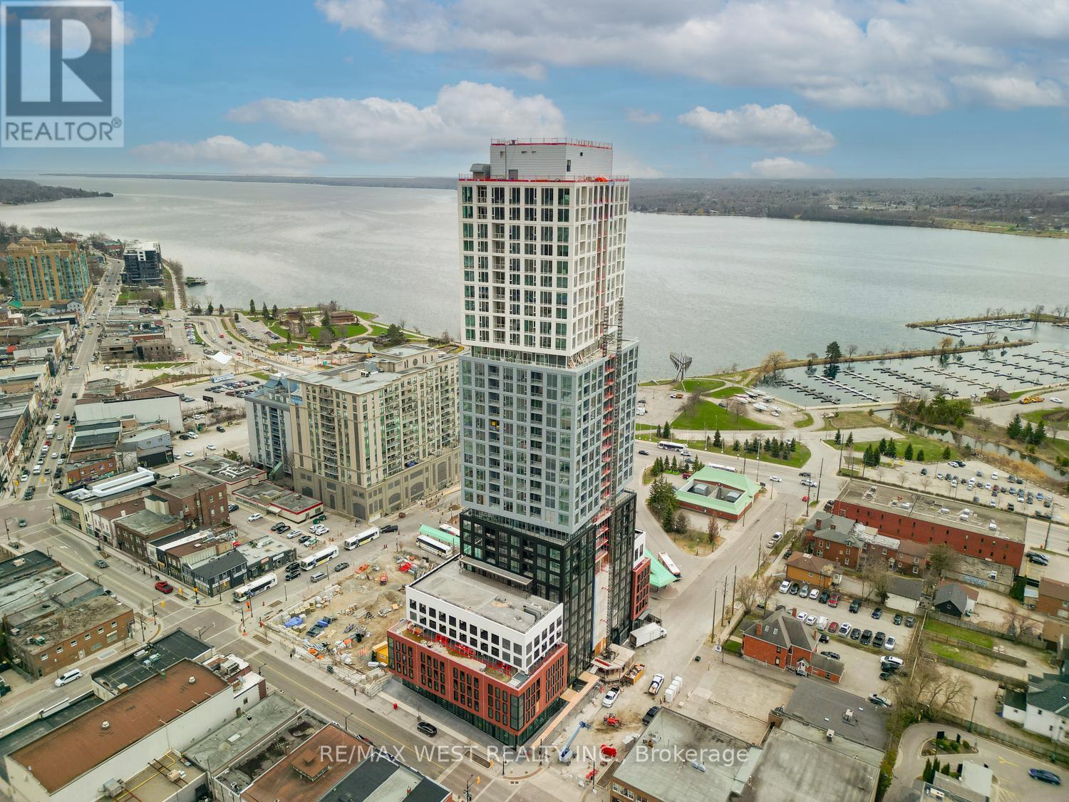 39 Mary Unit 1210