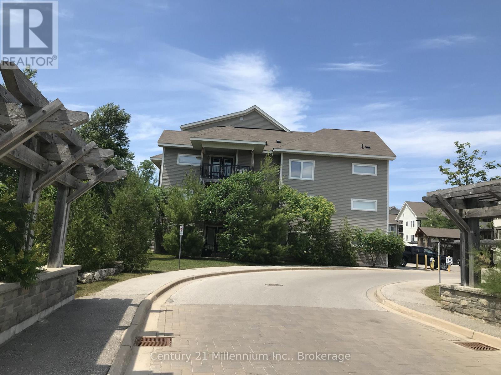 301 - 2 BRANDY LANE DRIVE, Collingwood