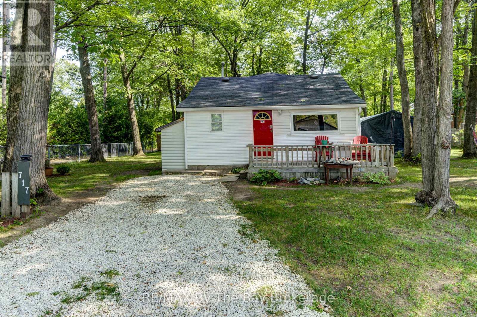 717 Oxbow Park