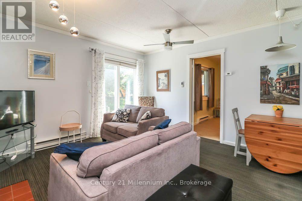 15 Dawson Unit 6