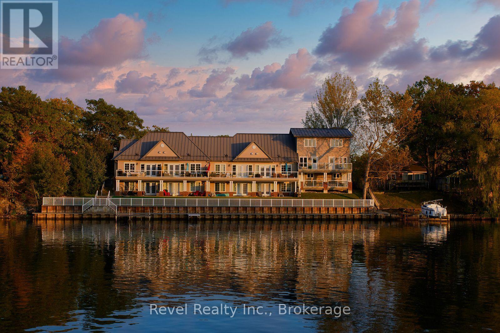 4-64 RIVER RD EAST River Unit 4