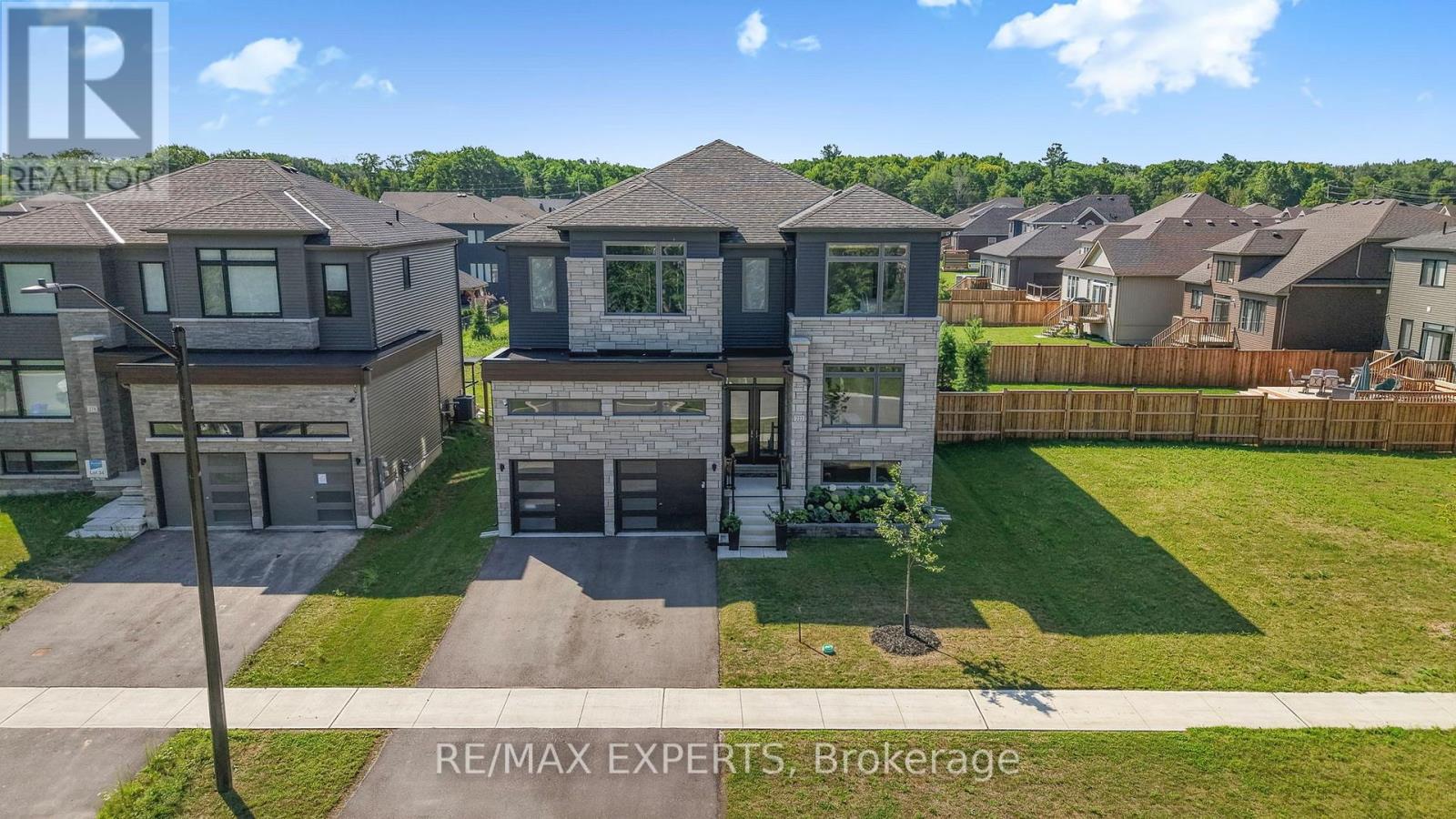 222 Mapleside