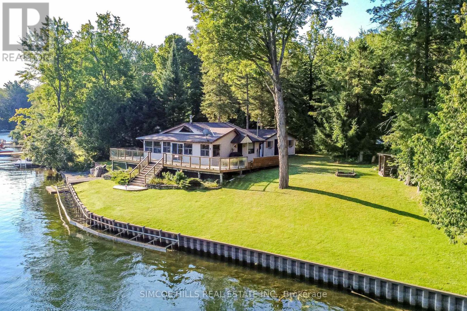 4266 Canal photo 2