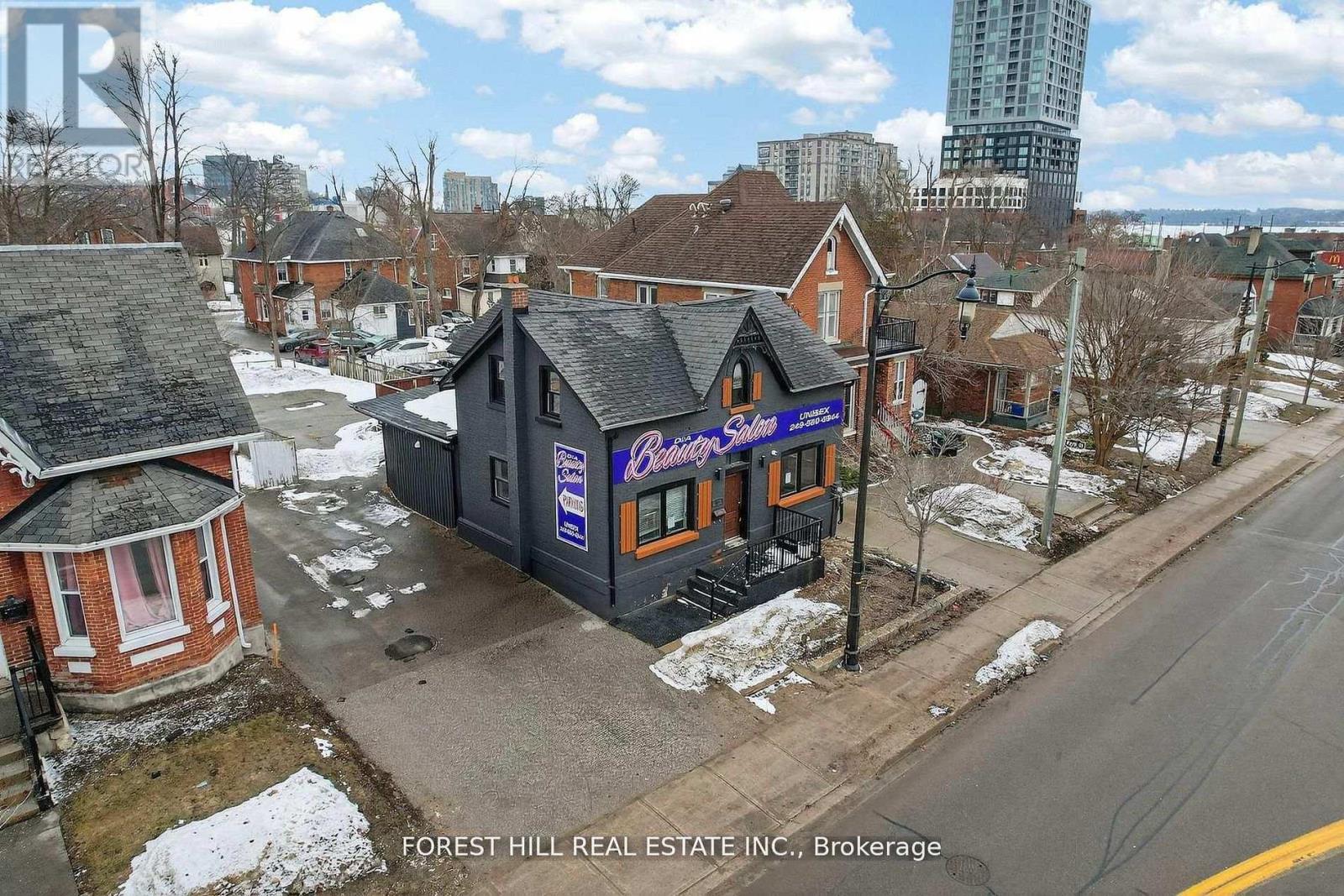 89 Toronto Street, Barrie, ON L4N 1V1, Barrie