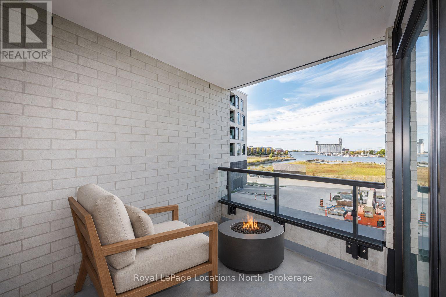 31 HURON Unit 203