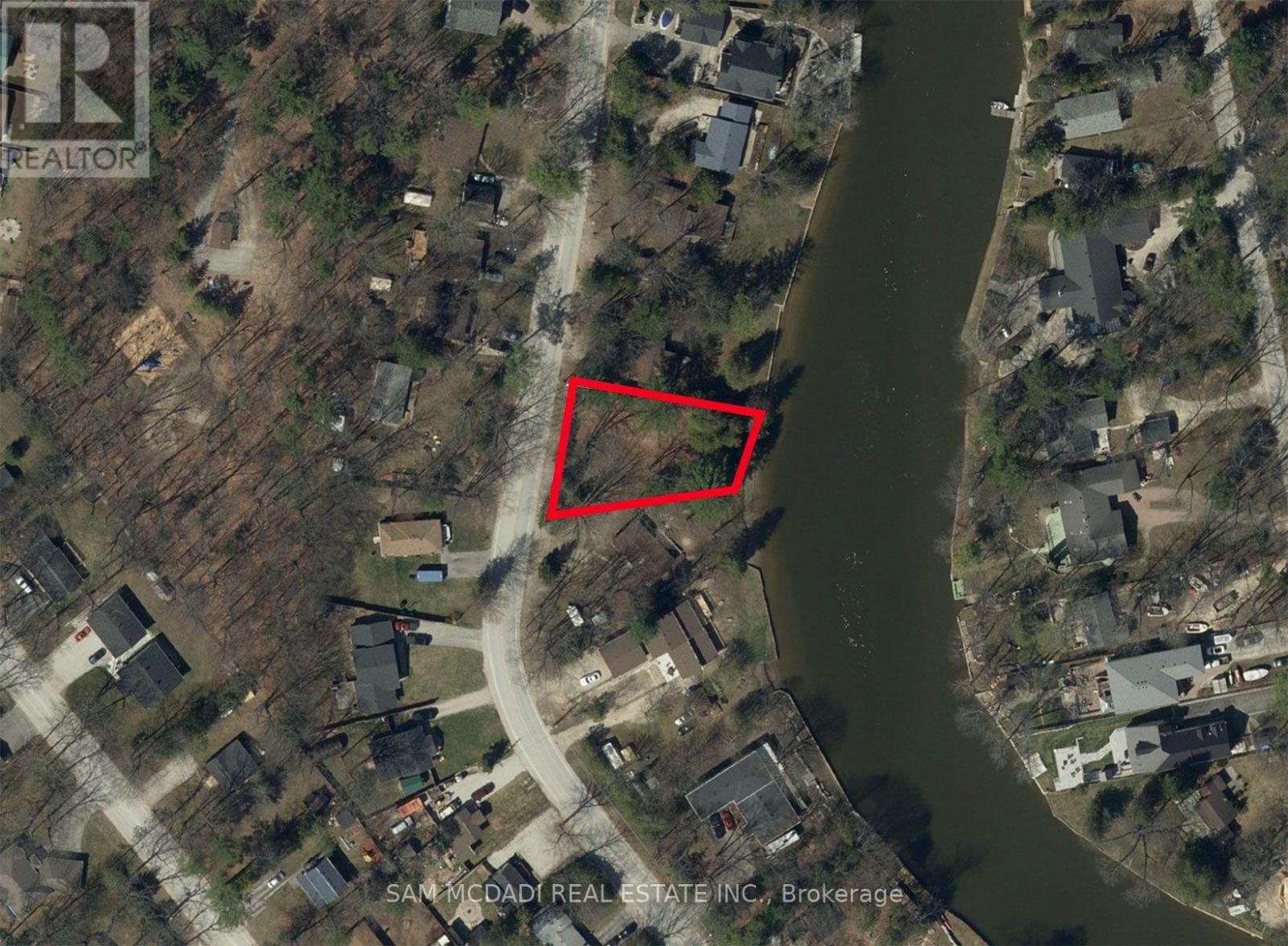 490 Oxbow Park photo 2