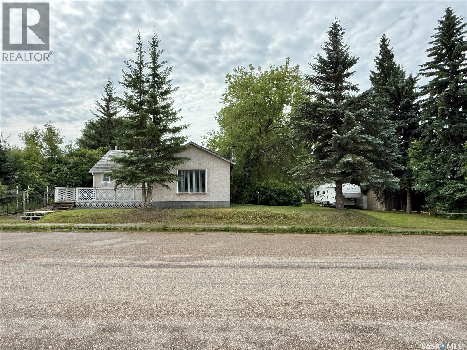 112 1st AVENUE W