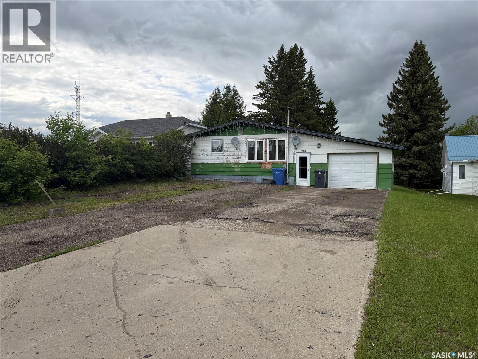 205 Pipestone AVENUE
