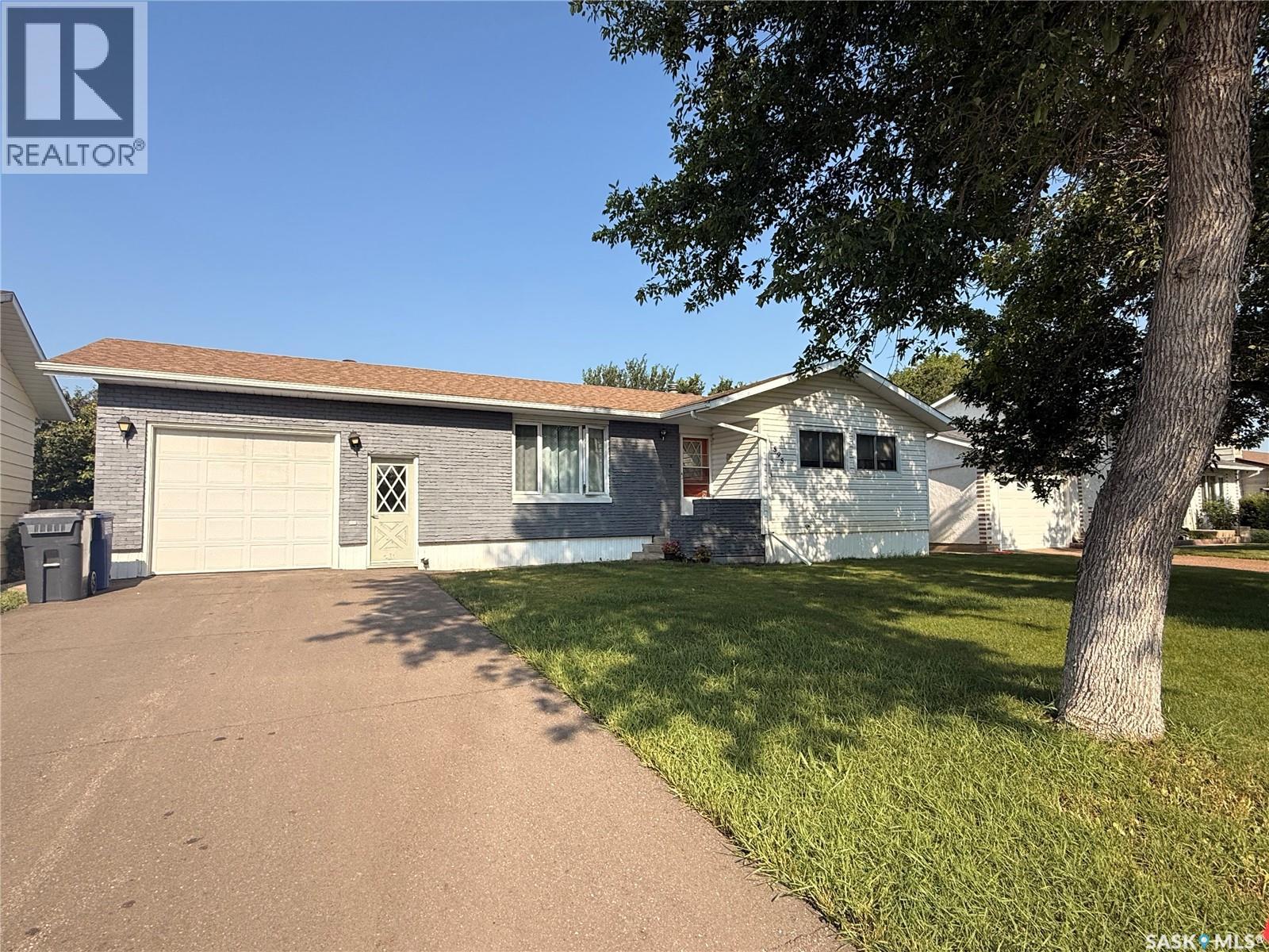 595 9th STREET W