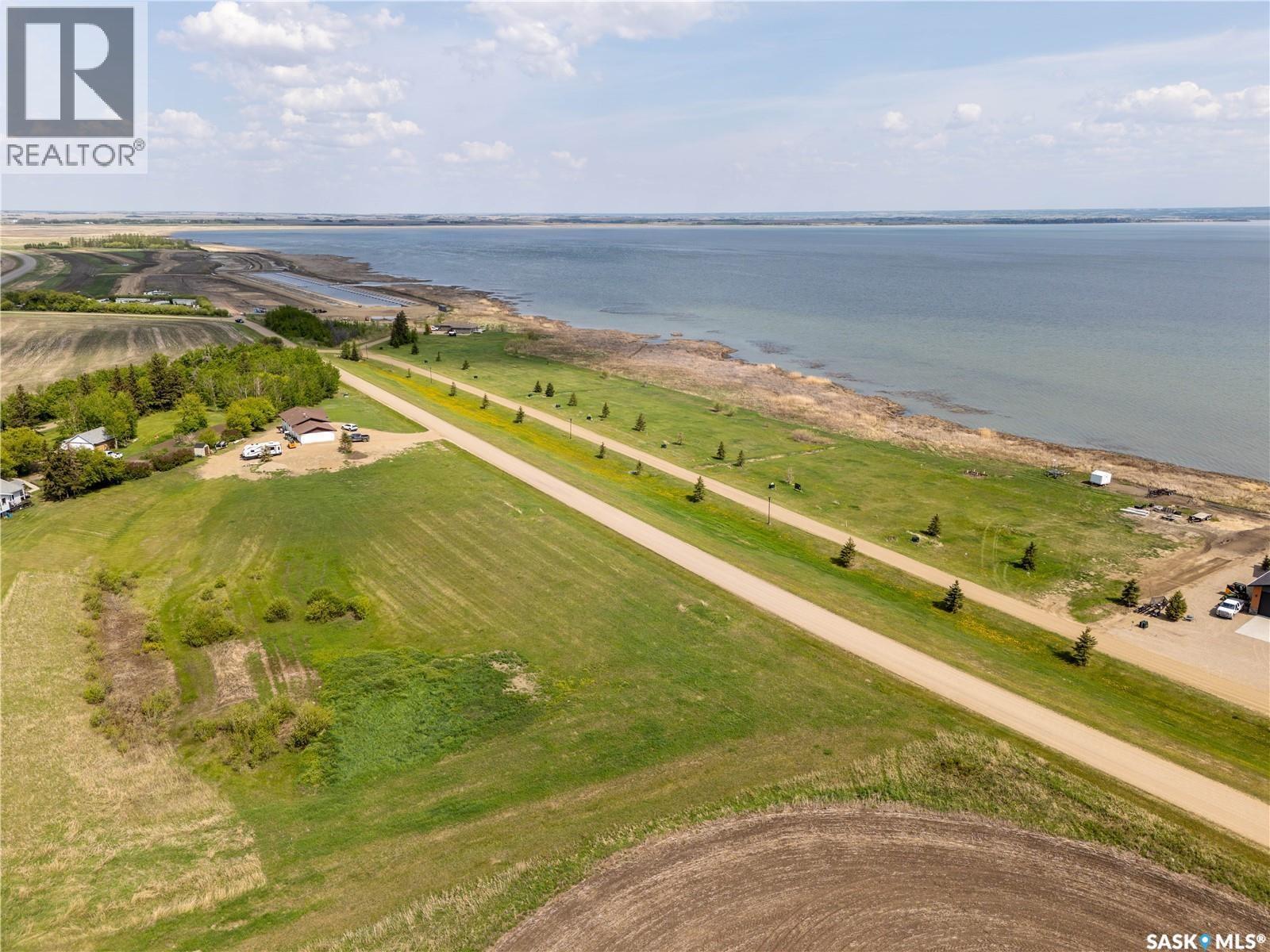780 Lakeshore DRIVE