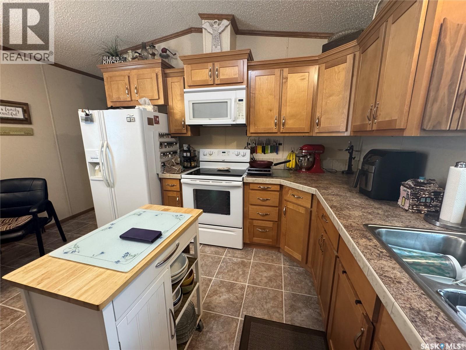 60 Pelican STREET E photo 5