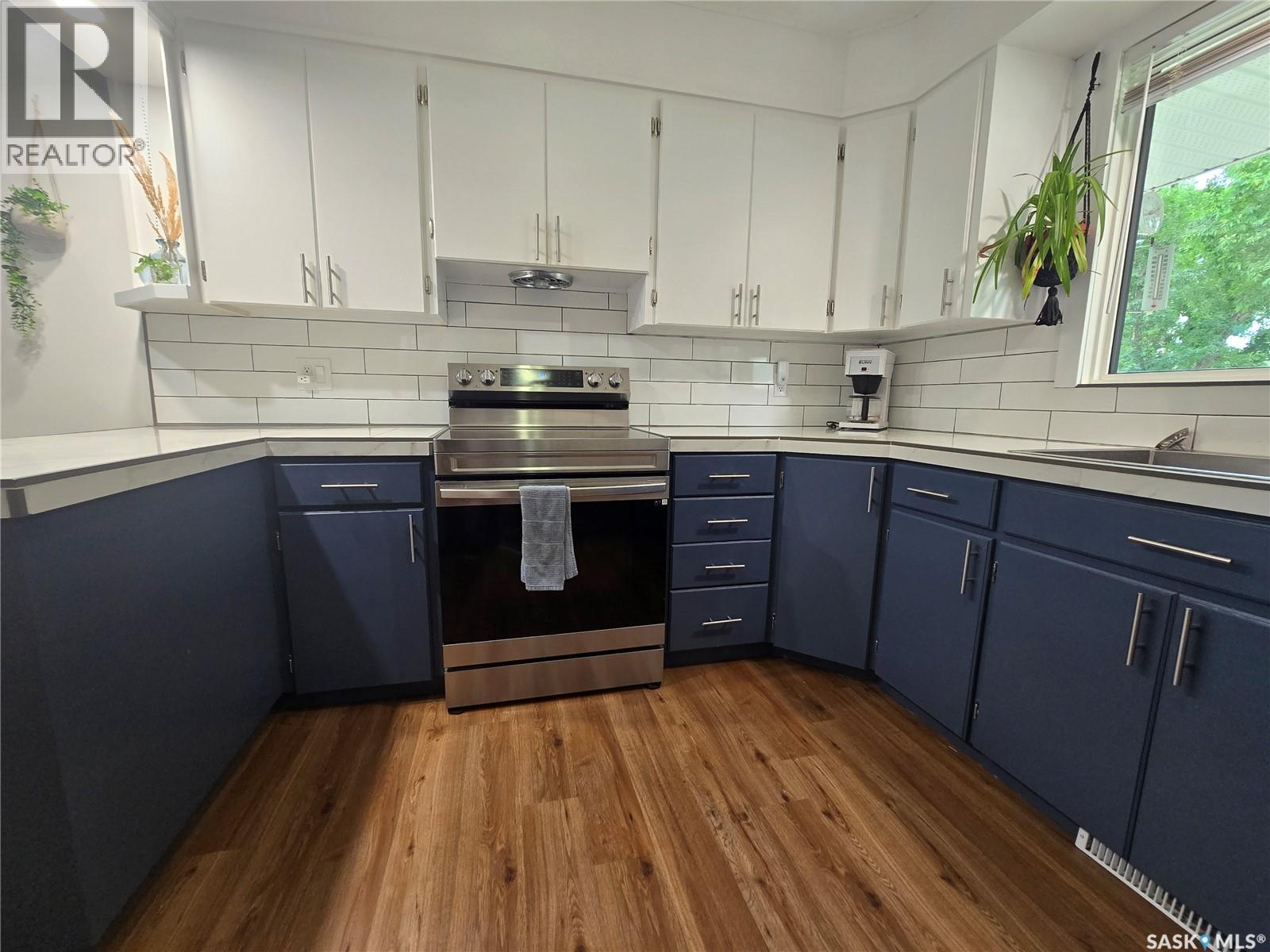 98 13TH STREET photo 4