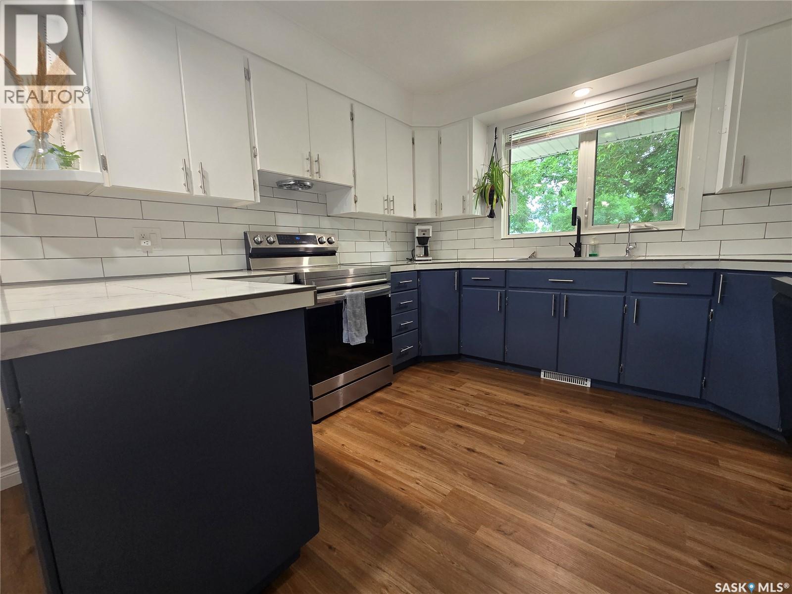 98 13TH STREET photo 5