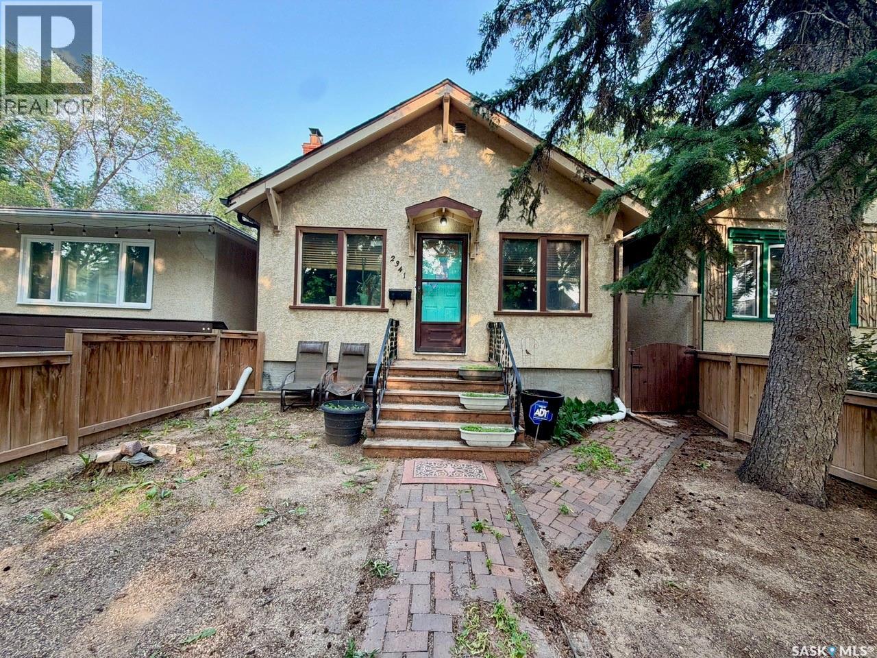 2341 ELPHINSTONE STREET