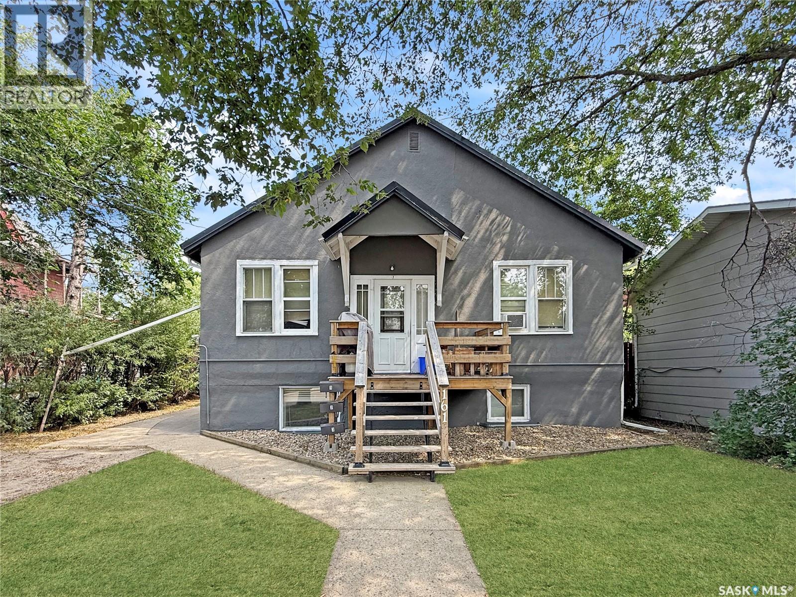 161 5th AVENUE NE
