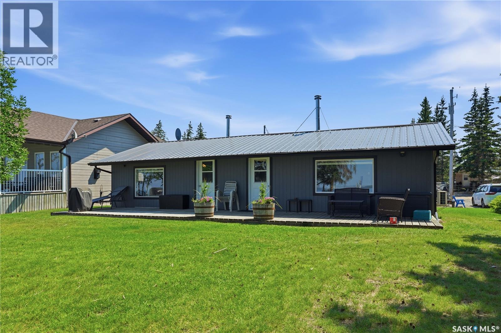 7 Mathews CRESCENT
