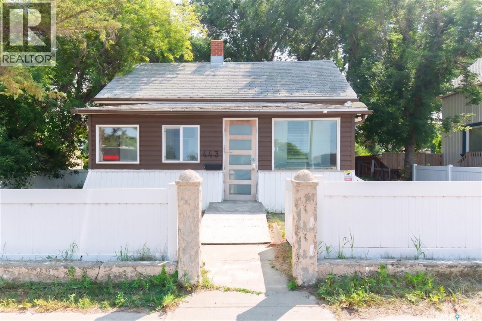443 Lillooet STREET W