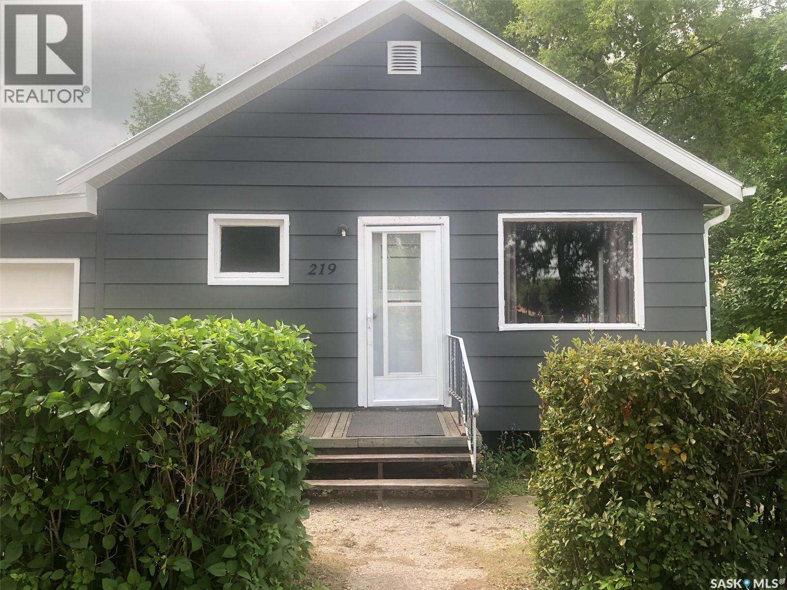 219 3rd AVENUE E