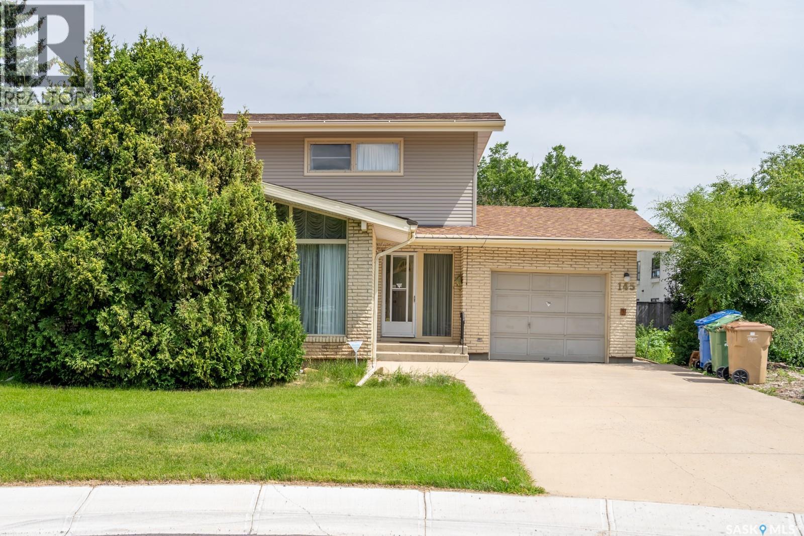 145 Mayfair CRESCENT