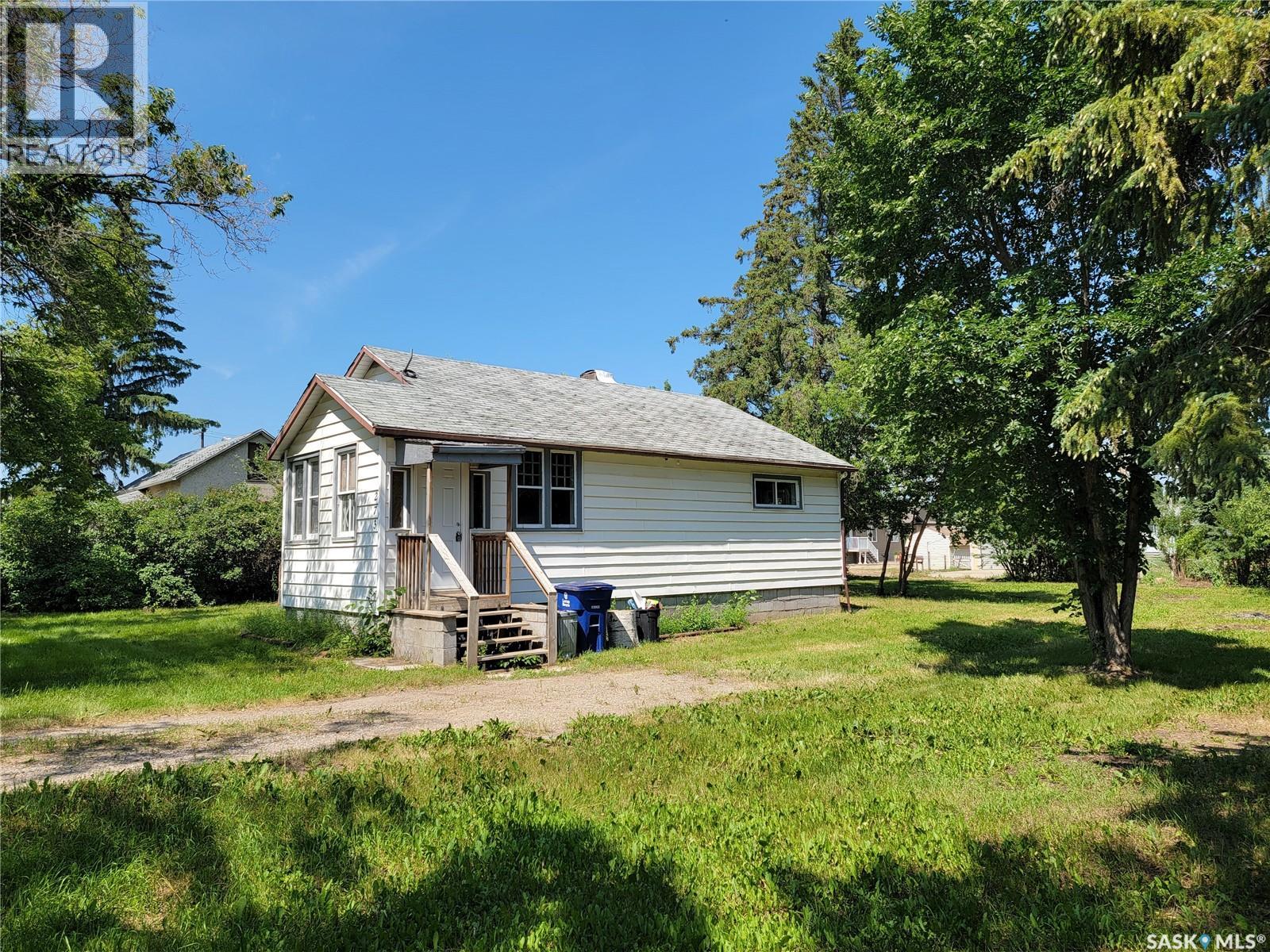 273 1st AVENUE W