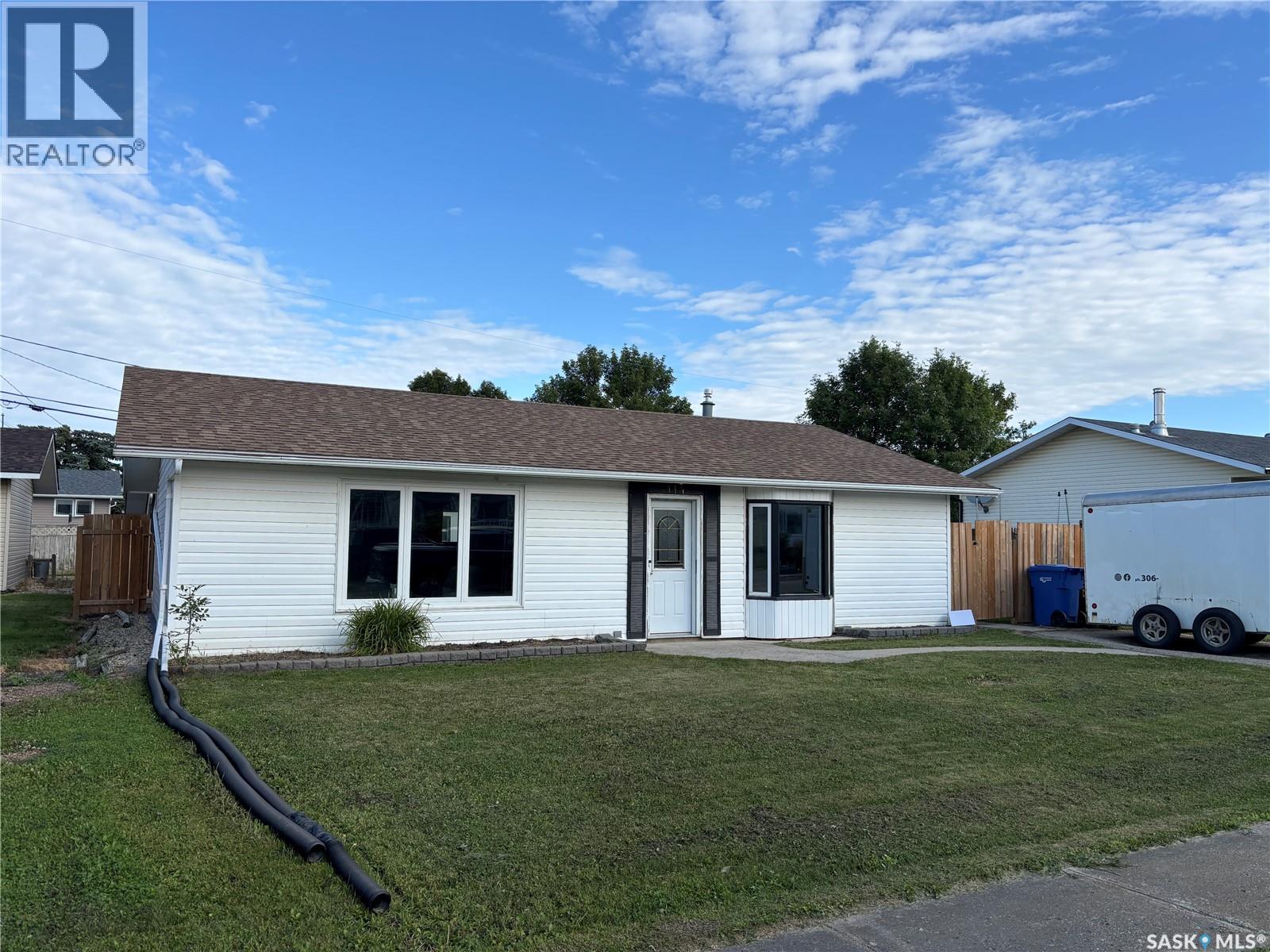 114 Saskatchewan CRESCENT