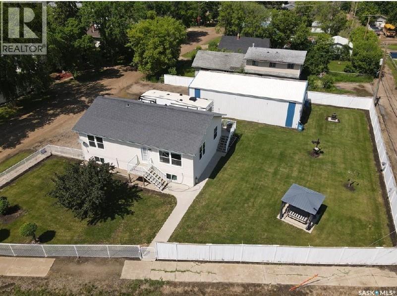 210 4th STREET E