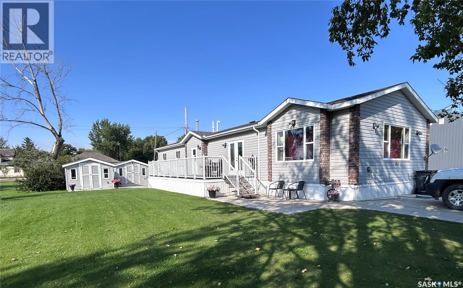 313 1st STREET N