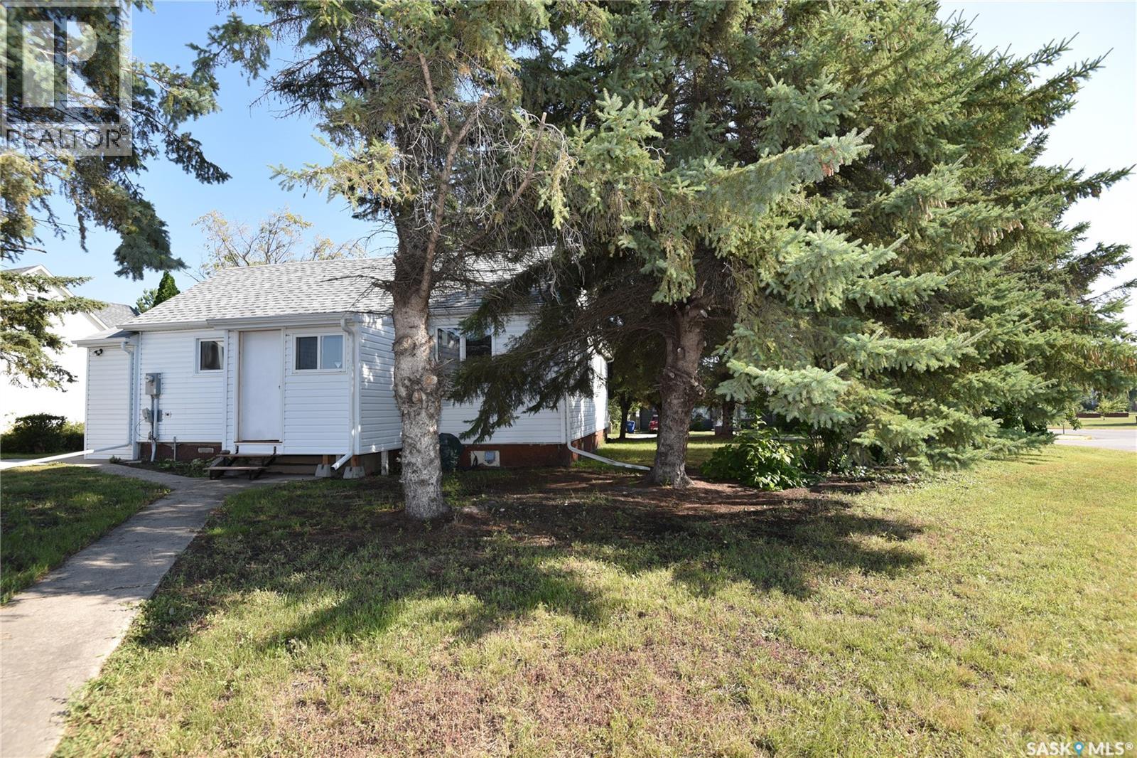 220 5th STREET W